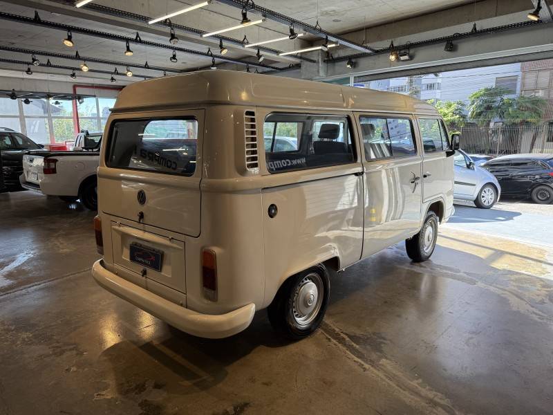 VOLKSWAGEN - KOMBI - 2000/2000 - Branca - R$ 49.900,00