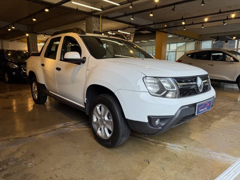 RENAULT - OROCH - 2021/2022 - Branca - R$ 84.900,00