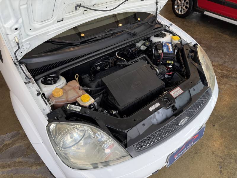FORD - FIESTA - 2003/2003 - Branca - R$ 22.900,00