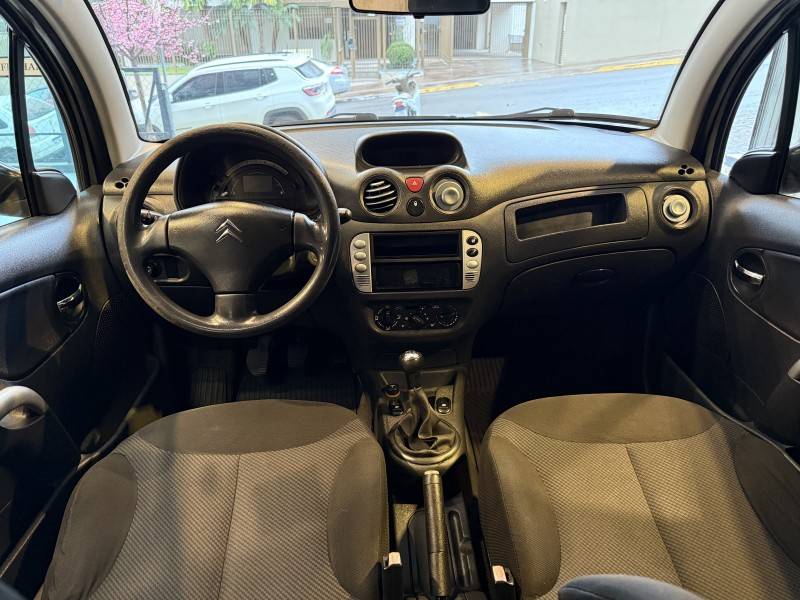 CITROËN - C3 - 2010/2011 - Prata - R$ 27.900,00