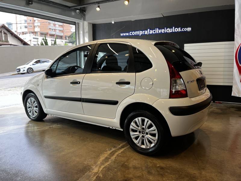 CITROËN - C3 - 2005/2006 - Branca - R$ 22.900,00