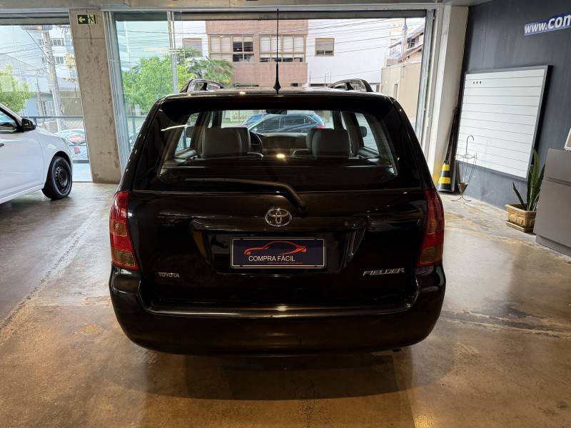 TOYOTA - FIELDER - 2006/2007 - Preta - R$ 42.900,00