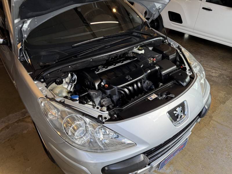 PEUGEOT - 307 - 2007/2008 - Prata - R$ 26.500,00