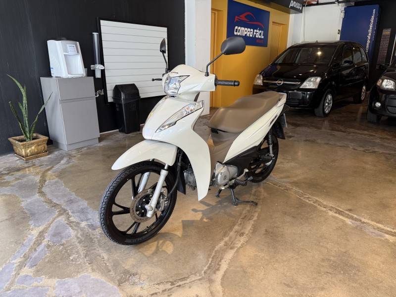 HONDA - BIZ 125 - 2023/2023 - Branca - R$ 17.900,00