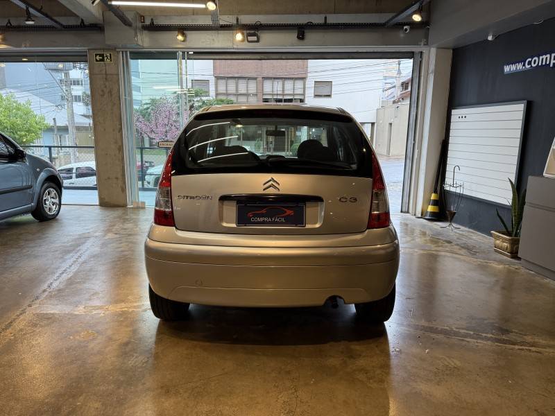CITROËN - C3 - 2010/2011 - Prata - R$ 27.900,00