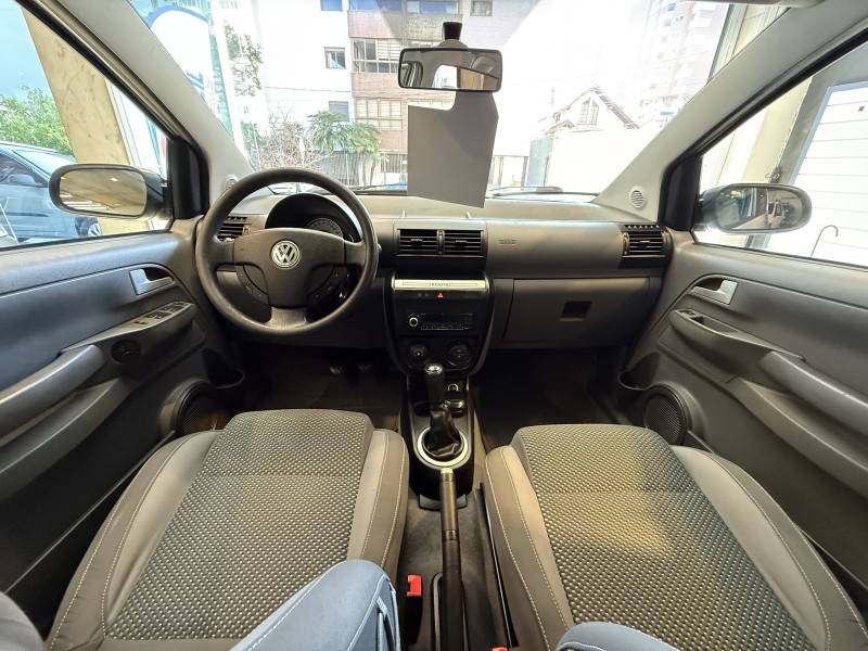VOLKSWAGEN - SPACEFOX - 2009/2010 - Prata - R$ 36.900,00