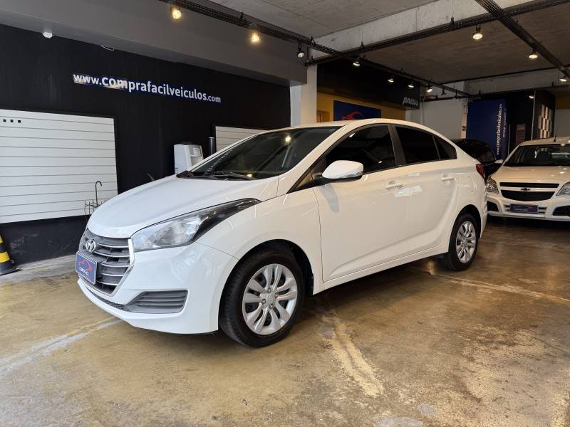 HYUNDAI - HB20S - 2016/2017 - Branca - R$ 56.900,00