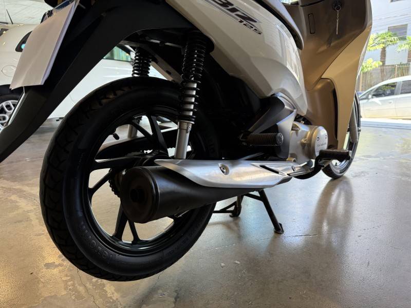 HONDA - BIZ 125 - 2023/2023 - Branca - R$ 17.900,00