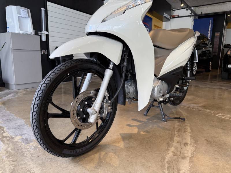 HONDA - BIZ 125 - 2023/2023 - Branca - R$ 17.900,00