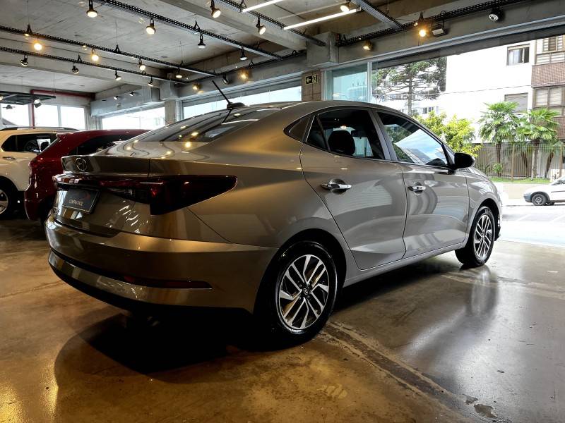 HYUNDAI - HB20S - 2024/2025 - Prata - R$ 94.900,00