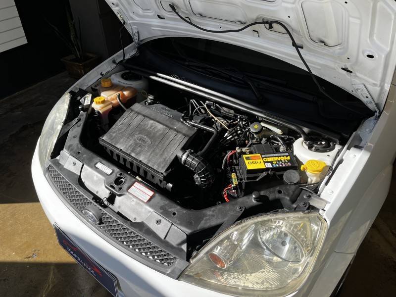 FORD - FIESTA - 2003/2003 - Branca - R$ 21.900,00