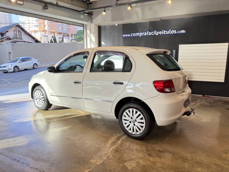 VOLKSWAGEN - GOL - 2011/2011 - Branca - R$ 29.900,00