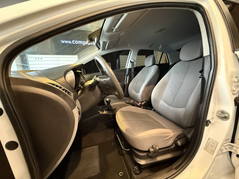 HYUNDAI - HB20S - 2016/2017 - Branca - R$ 56.900,00