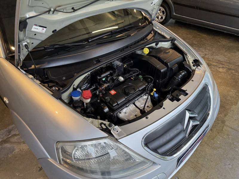 CITROËN - C3 - 2010/2011 - Prata - R$ 27.900,00