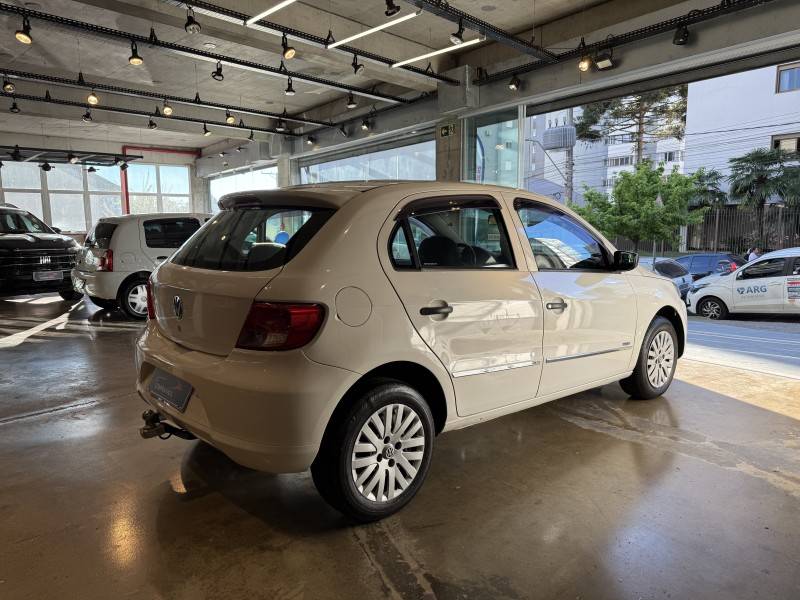 VOLKSWAGEN - GOL - 2011/2011 - Branca - R$ 29.900,00