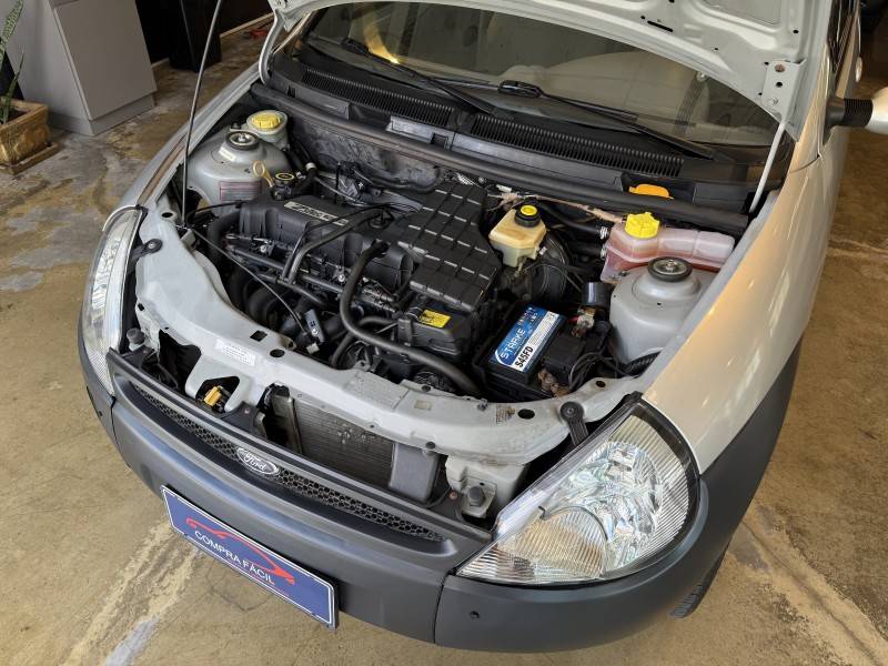 FORD - KA - 2000/2000 - Prata - R$ 14.990,00