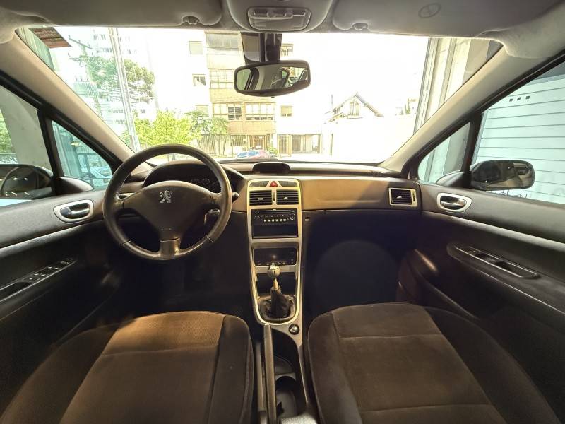 PEUGEOT - 307 - 2007/2008 - Prata - R$ 26.500,00
