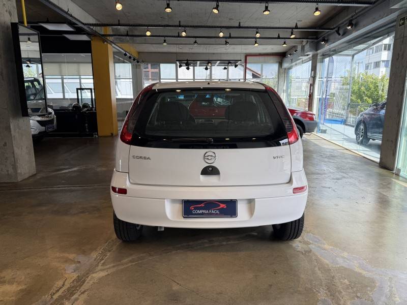 CHEVROLET - CORSA - 2004/2005 - Branca - R$ 22.900,00