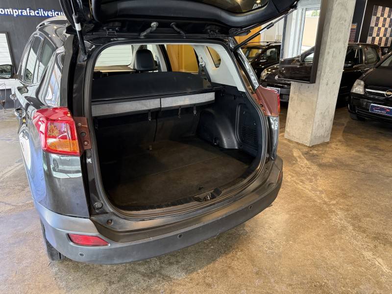 TOYOTA - RAV4 - 2014/2014 - Marrom - R$ 94.900,00