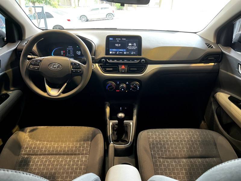 HYUNDAI - HB20S - 2024/2025 - Prata - R$ 94.900,00