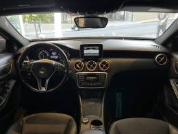 MERCEDES-BENZ - A 200 - 2014/2015 - Branca - R$ 89.900,00