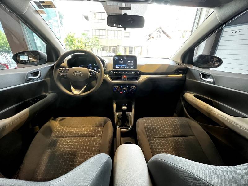 HYUNDAI - HB20S - 2024/2025 - Prata - R$ 94.900,00