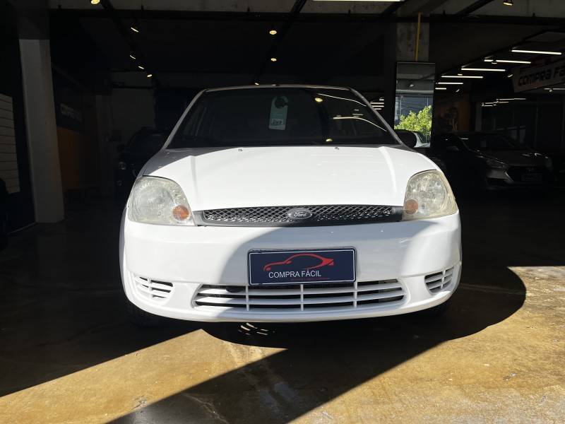 FORD - FIESTA - 2003/2003 - Branca - R$ 19.900,00