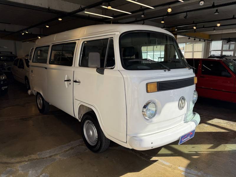 VOLKSWAGEN - KOMBI - 2000/2000 - Branca - R$ 49.900,00