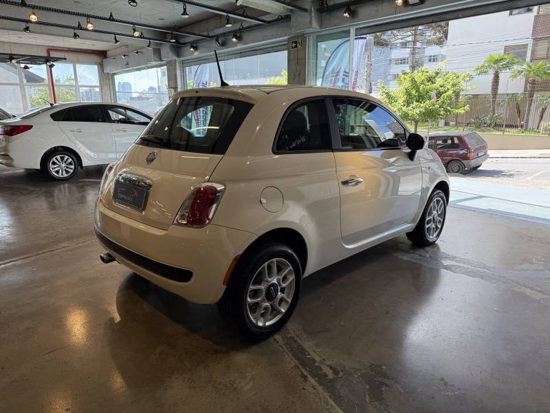 FIAT - 500 - 2012/2013 - Branca - R$ 48.900,00