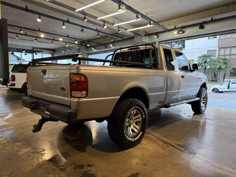 FORD - RANGER - 1999/1999 - Prata - R$ 45.900,00