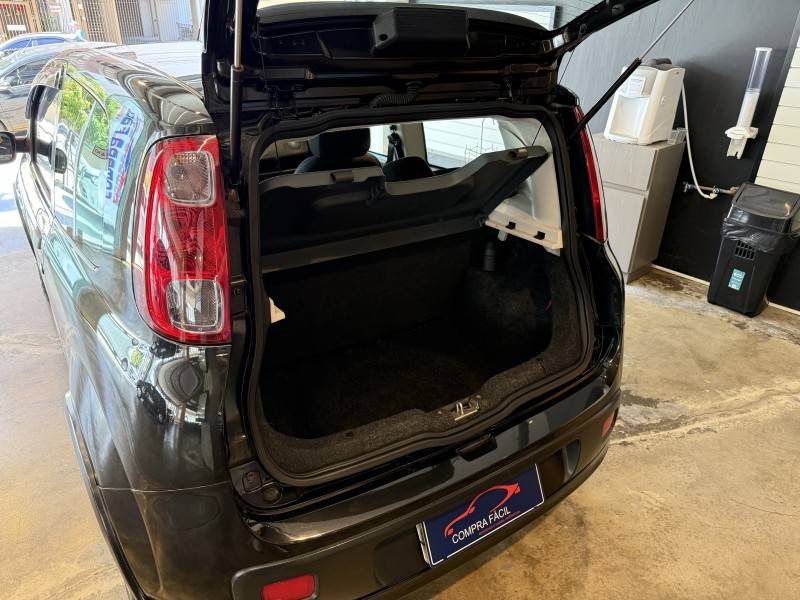 FIAT - UNO - 2011/2012 - Preta - R$ 38.500,00