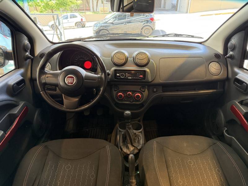 FIAT - UNO - 2011/2012 - Preta - R$ 38.500,00