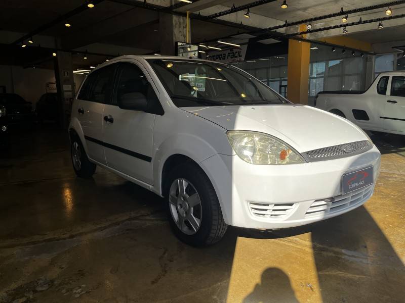FORD - FIESTA - 2003/2003 - Branca - R$ 19.900,00