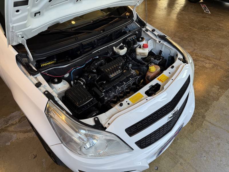 CHEVROLET - MONTANA - 2014/2015 - Branca - R$ 45.900,00