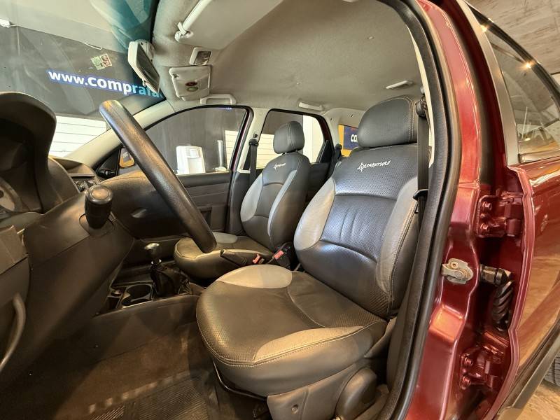 FIAT - PALIO - 2009/2010 - Vermelha - R$ 37.900,00