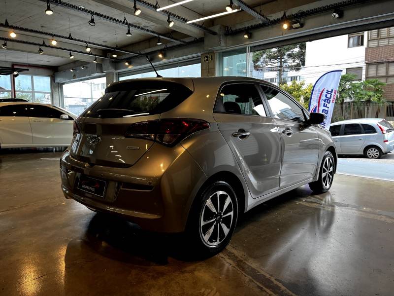HYUNDAI - HB20 - 2016/2017 - Prata - R$ 67.000,00