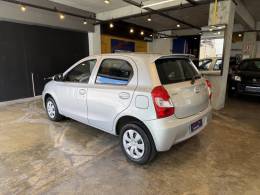 TOYOTA - ETIOS - 2016/2016 - Prata - R$ 49.900,00