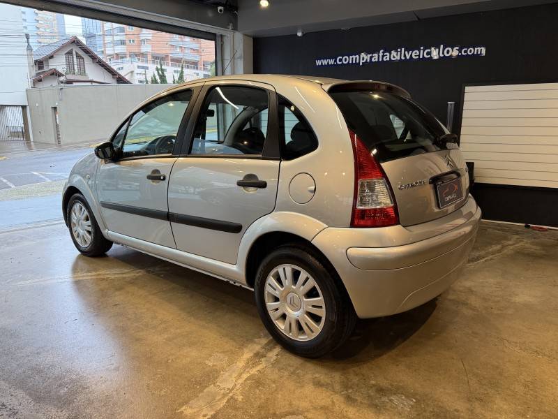 CITROËN - C3 - 2010/2011 - Prata - R$ 27.900,00