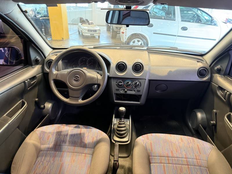 CHEVROLET - CELTA - 2009/2010 - Prata - R$ 24.900,00