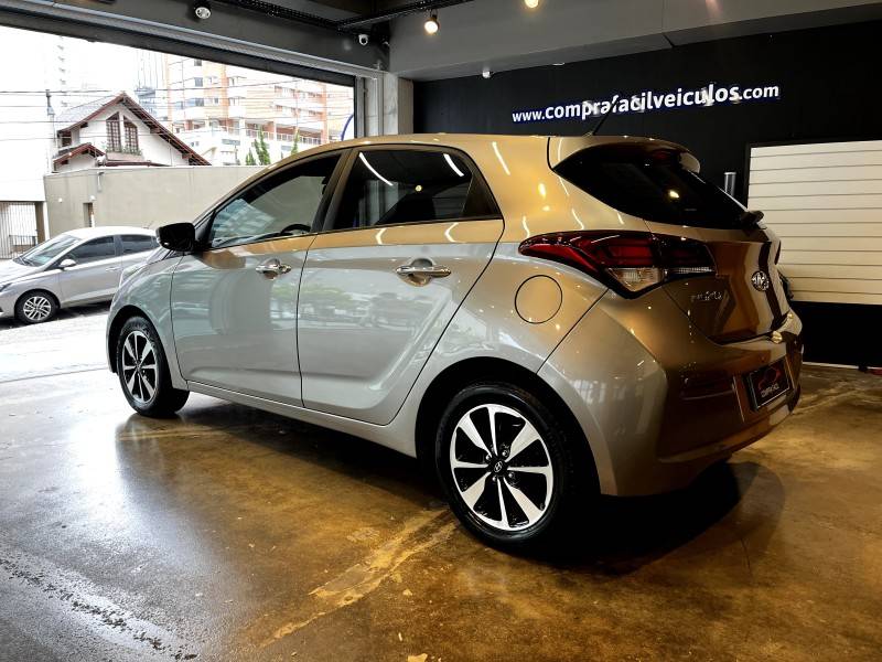 HYUNDAI - HB20 - 2016/2017 - Prata - R$ 67.000,00