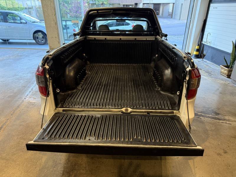 CHEVROLET - MONTANA - 2014/2015 - Branca - R$ 45.900,00